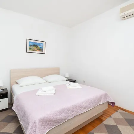 And Kate Apartment