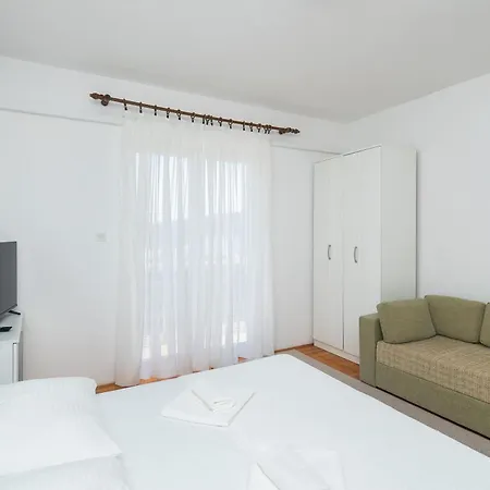 And Kate Apartment *