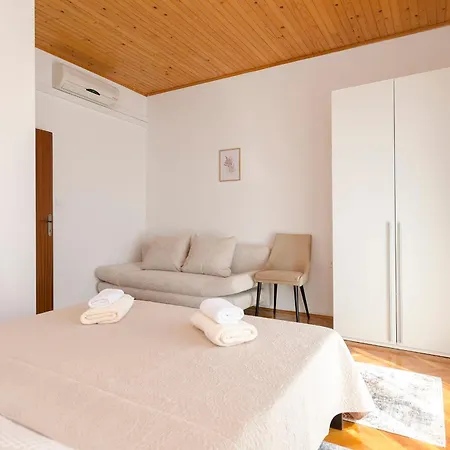 Apartment And Kate Tisno